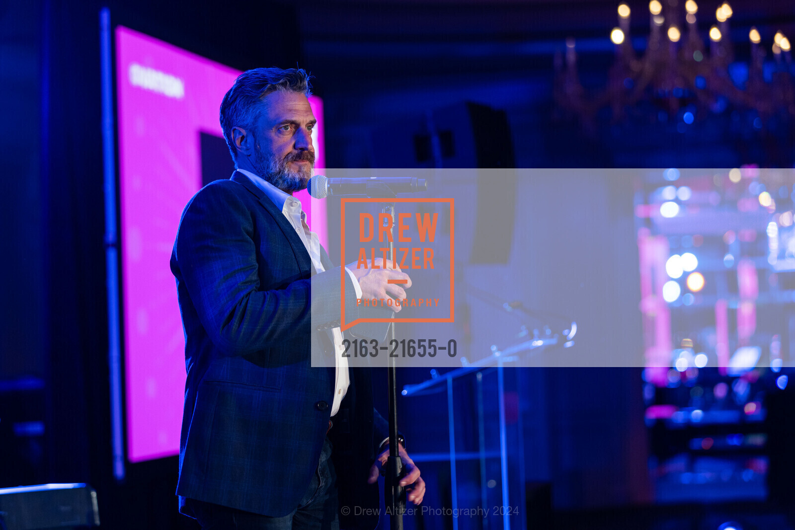 Raul Esparza, Ovation Gala, The Ritz-Carlton, San Francisco. 600 Stockton St, SF, CA 94108 US, April 13th, 2024, Photo #2163-21655-0 Raul Esparza, Photo #2163-21655-0