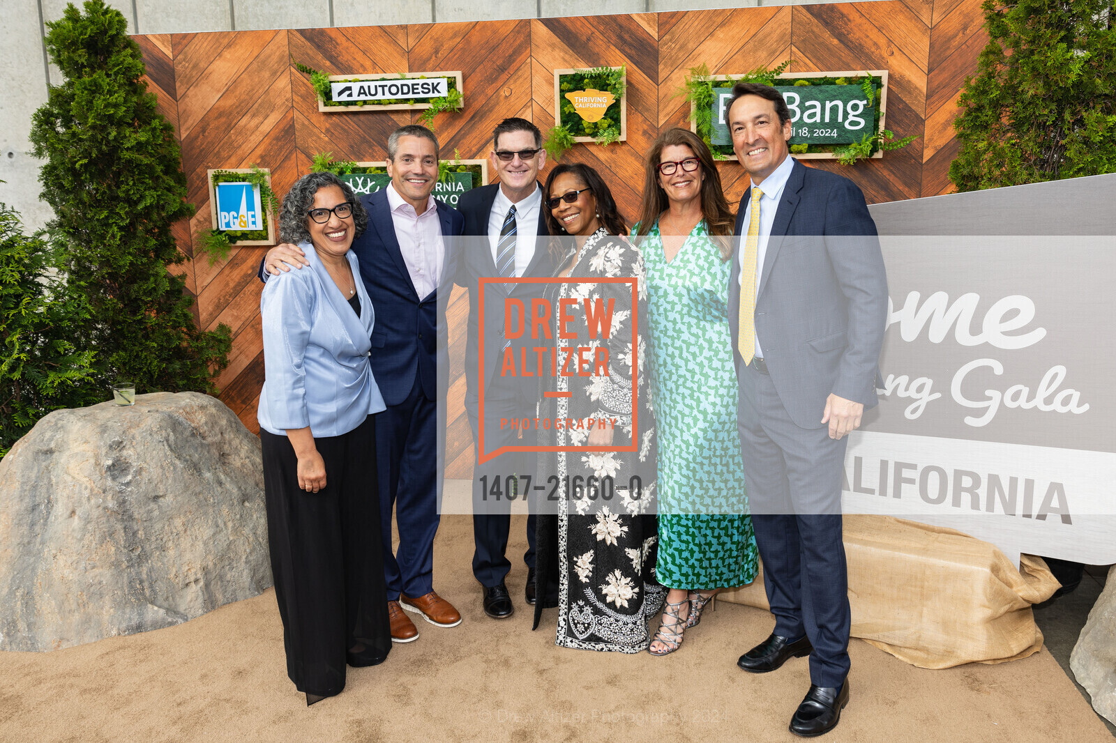 Liane Randolph, Wade Crowfoot, Scott Sampson, Toni Simmons, Noelle Montgomery, Dan Janney, California Academy of Science's BIG BANG GALA 2024, California Academy of Sciences. 55 Music Concourse Dr, SF, CA 94118 US, April 18th, 2024, Photo #1407-21660-0 Liane Randolph, Wade Crowfoot, Scott Sampson, Toni Simmons, Noelle Montgomery, Dan Janney, Photo #1407-21660-0
