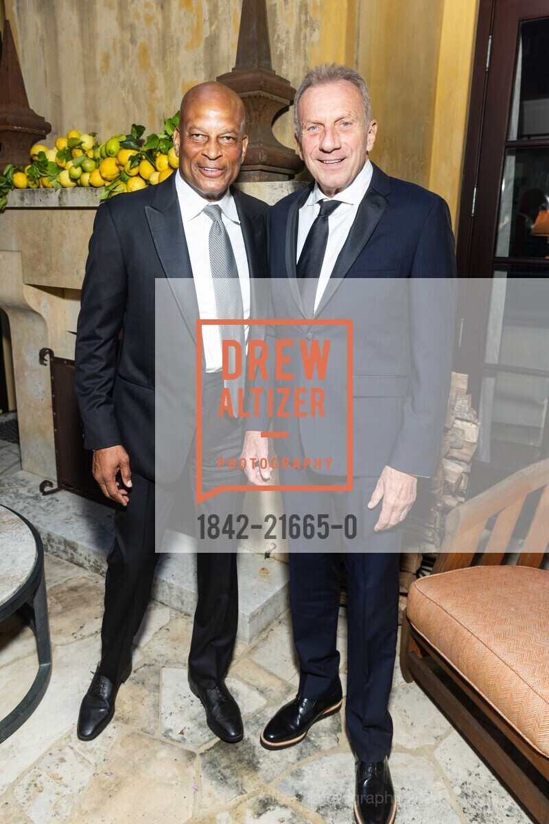 Ronnie Lott, Joe Montana, Part The Cloud Gala 2024, Private Residence, April 19th, 2024, Photo #1842-21665-0 Ronnie Lott, Joe Montana, Photo #1842-21665-0