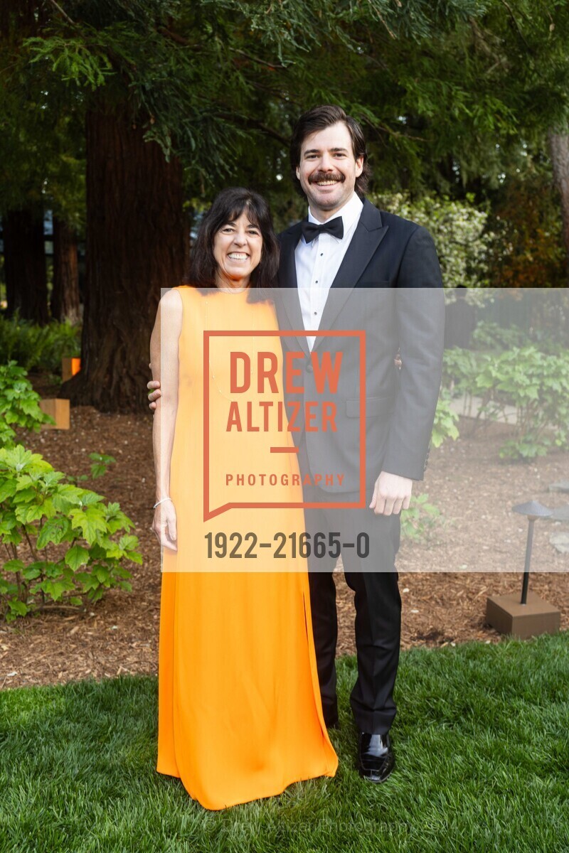 Dana Eckert, Brad Eckert, Part The Cloud Gala 2024, Private Residence, April 19th, 2024, Photo #1922-21665-0 Dana Eckert, Brad Eckert, Photo #1922-21665-0
