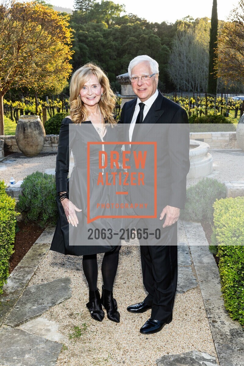 Libby Taylor, Barry Taylor, Part The Cloud Gala 2024, Private Residence, April 19th, 2024, Photo #2063-21665-0 Libby Taylor, Barry Taylor, Photo #2063-21665-0