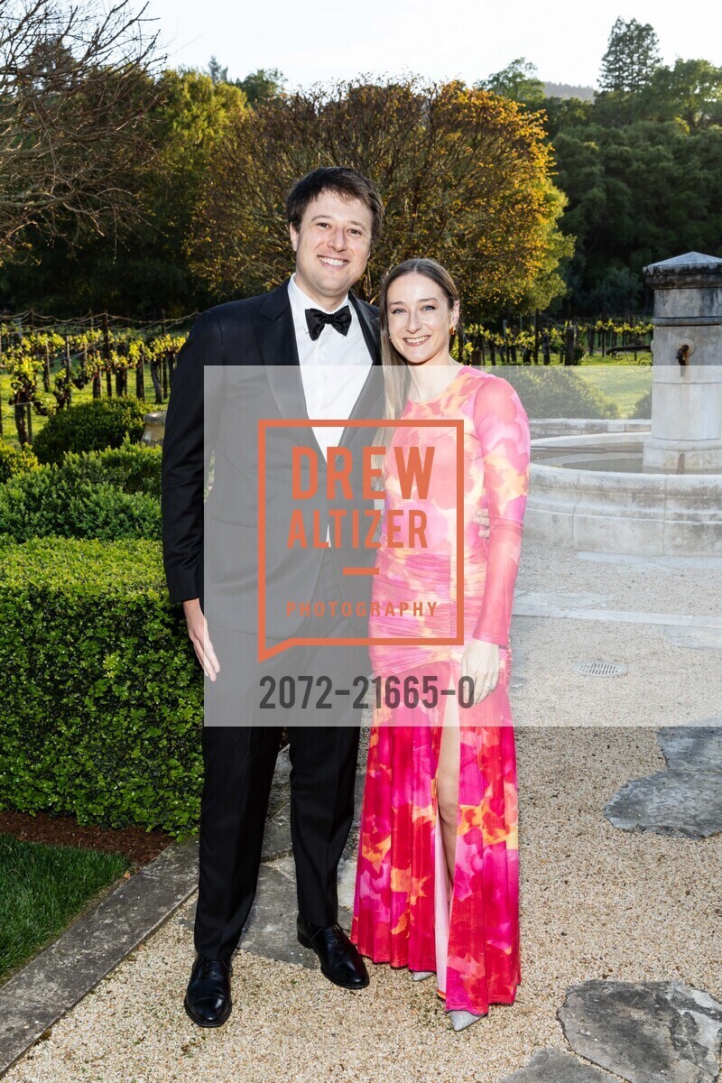 Alex Eckert, Annie Eckert, Part The Cloud Gala 2024, Private Residence, April 19th, 2024, Photo #2072-21665-0 Alex Eckert, Annie Eckert, Photo #2072-21665-0