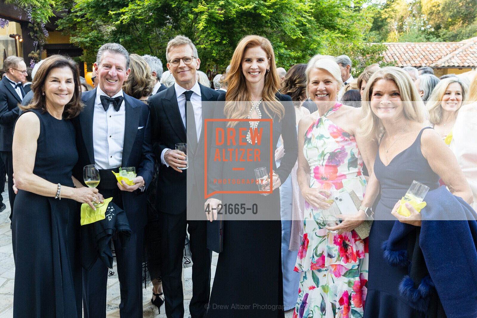 Santtu Seppala, Sarah Rafferty, Kate Sheeline, Part The Cloud Gala 2024, Private Residence, April 19th, 2024, Photo #4-21665-0 Santtu Seppala, Sarah Rafferty, Kate Sheeline, Photo #4-21665-0
