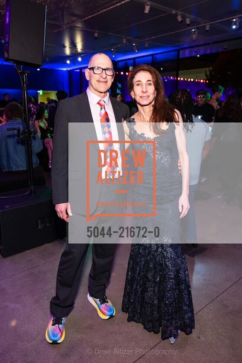 Michael Fogel, Julie Bukar, SFMOMA's Art Bash 2024, SFMOMA Wattis Theater. 151 3rd St, SF, CA 94103 US, Photo #5044-21672-0 Michael Fogel, Julie Bukar, Photo #5044-21672-0