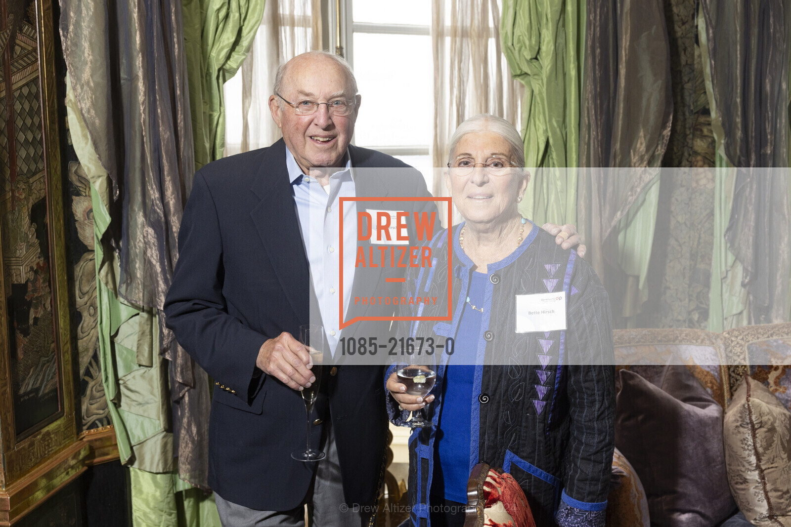 Joseph Hirsch, Bette Hirsch, Opera Paralelle Reception 2024, Private Residence, April 24th, 2024, Photo #1085-21673-0 Joseph Hirsch, Bette Hirsch, Photo #1085-21673-0