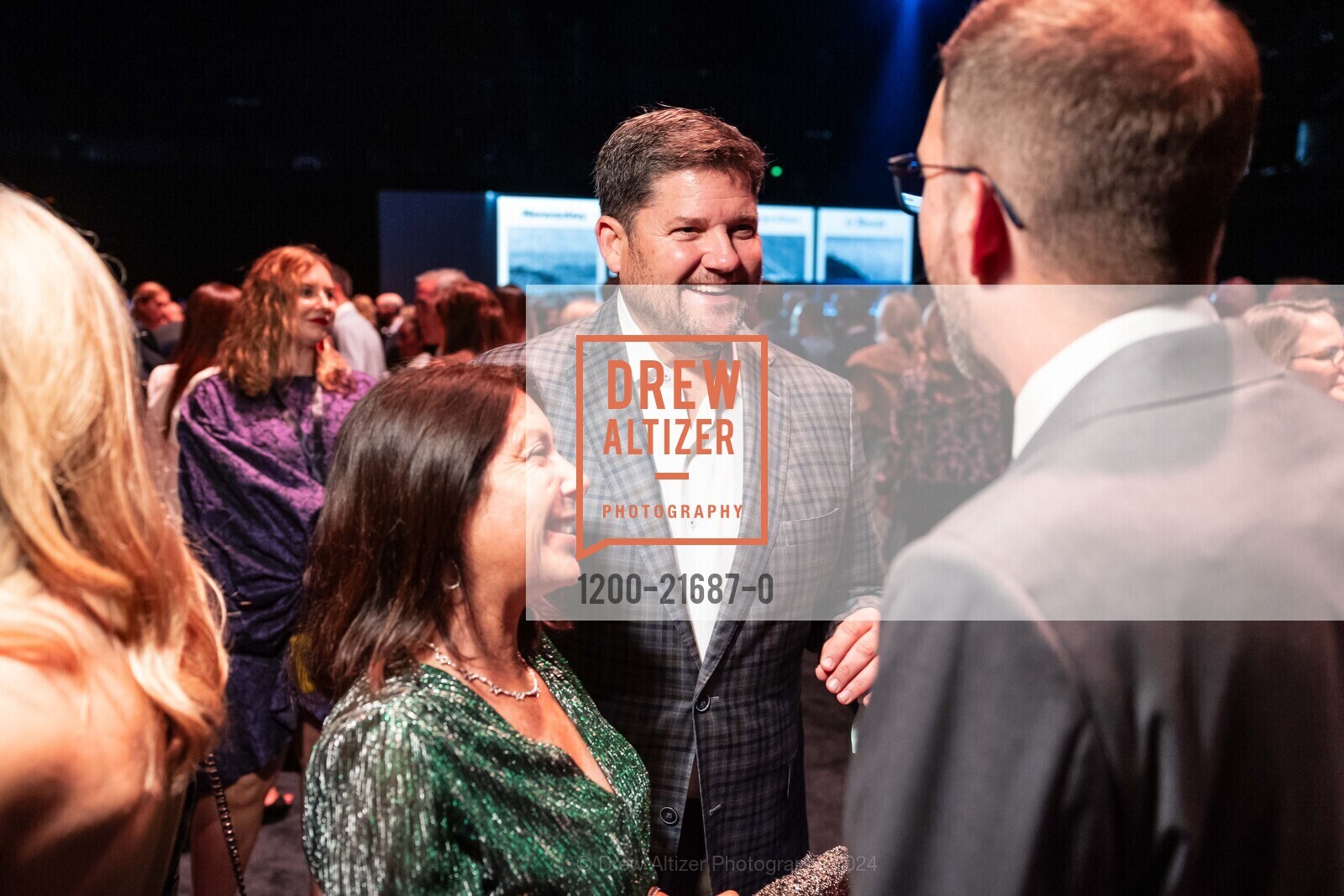 Stacy Perry, Matthew Perry, Tipping Point Benefit 2024, San Francisco Armory, May 2nd, 2024, Photo #1200-21687-0 Stacy Perry, Matthew Perry, Photo #1200-21687-0