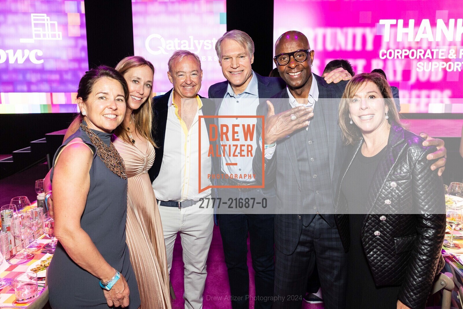 Jenny Risk, Meredith Meeks, John Meeks, Todd Carter, Jerry Rice, Sue Carter, Tipping Point Benefit 2024, San Francisco Armory, May 2nd, 2024, Photo #2777-21687-0 Jenny Risk, Meredith Meeks, John Meeks, Todd Carter, Jerry Rice, Sue Carter, Photo #2777-21687-0