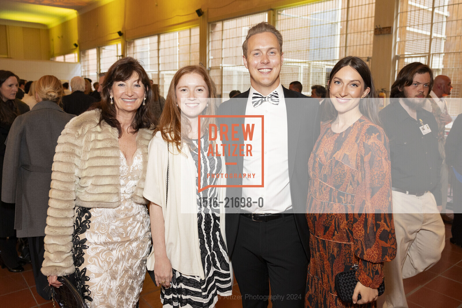 Mona Ogden, McKenzie Erdman, Travis Simmon, Sara Poole, Photo #1516-21698-0