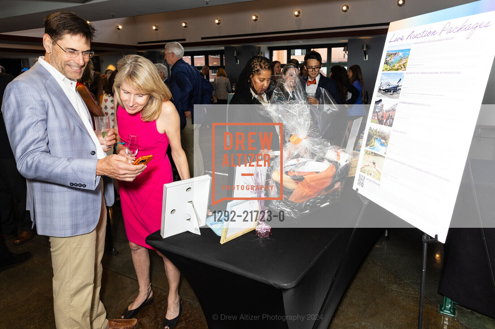 Mark Reinstra, Susan Reinstra, A CELEBRATION OF HEART AND HOME with First Place for Youth, Oracle Park. 24 Willie Mays Plaza, SF, CA 94107 US, May 16th, 2024, Photo #1292-21723-0 Mark Reinstra, Susan Reinstra, Photo #1292-21723-0