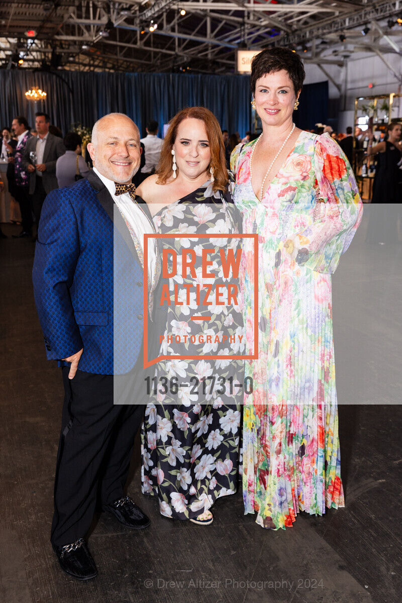 Edward Fine, Leslie Fine, Lee Davis, Meals on Wheels 36th Annual STAR CHEFS & VINTNERS GALA 2024, Festival Pavilion. Landmark Building C, SF, CA 94123 US, May 19th, 2024, Photo #1136-21731-0 Edward Fine, Leslie Fine, Lee Davis, Photo #1136-21731-0