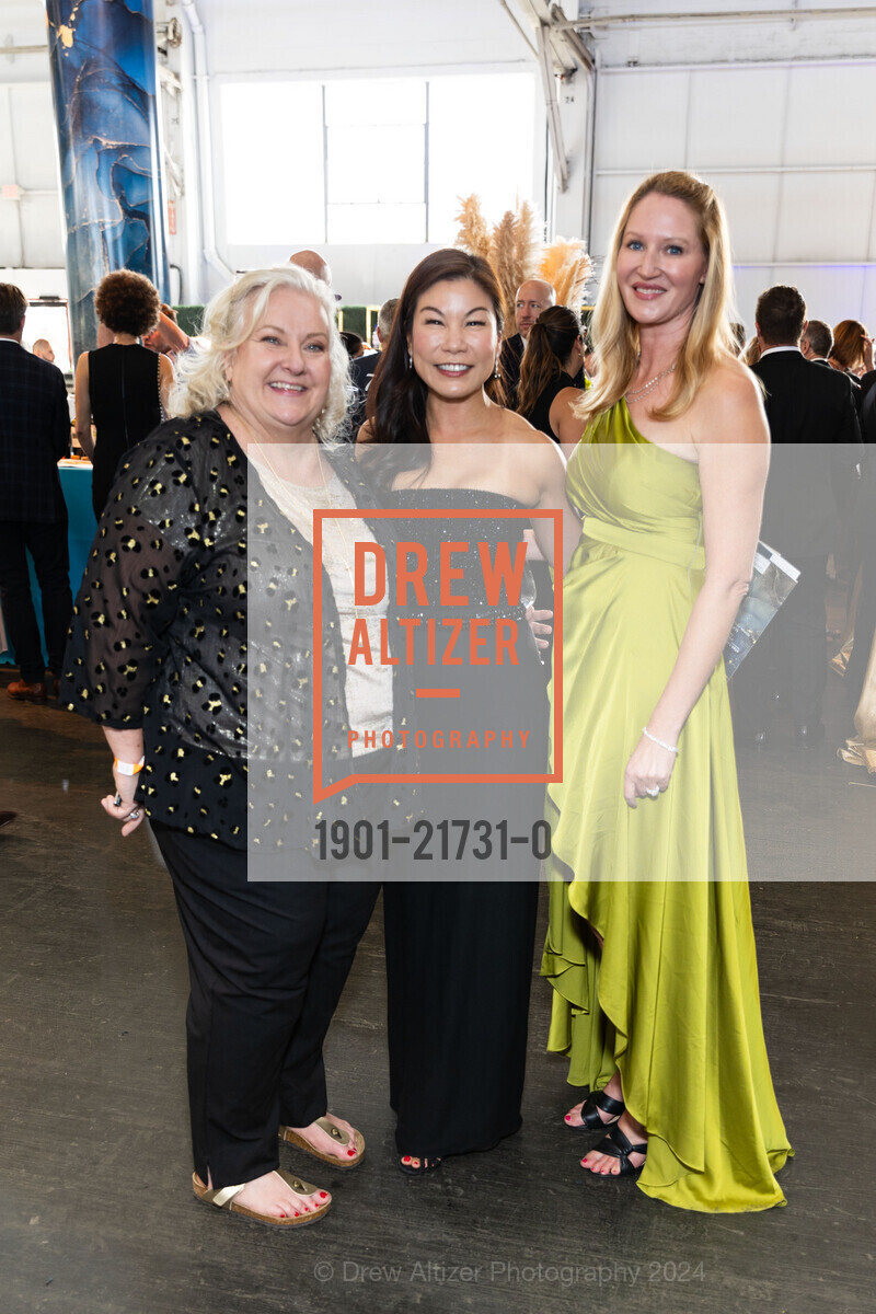 Michelle Furlong, Eileen Kwei, Liz Watson, Meals on Wheels 36th Annual STAR CHEFS & VINTNERS GALA 2024, Festival Pavilion. Landmark Building C, SF, CA 94123 US, May 19th, 2024, Photo #1901-21731-0 Michelle Furlong, Eileen Kwei, Liz Watson, Photo #1901-21731-0
