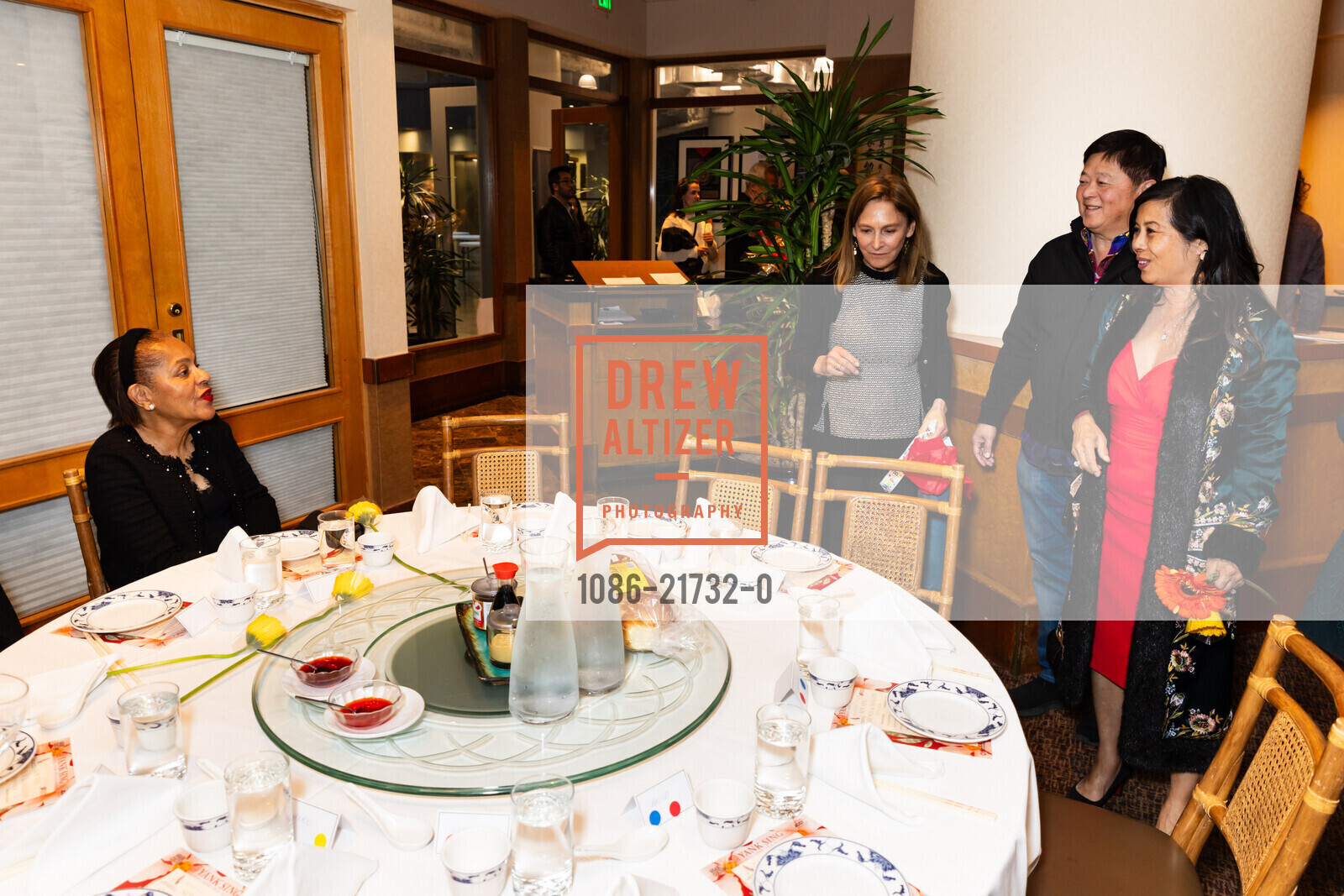 Shirley Howard-Johnson, Sari Swig, David Seto, Sharon Seto, Soy Vey: Shumai and Shalom, Yank Sing (Spear St.). 101 Spear St, SF, CA 94105 US, May 17th, 2024, Photo #1086-21732-0 Shirley Howard-Johnson, Sari Swig, David Seto, Sharon Seto, Photo #1086-21732-0