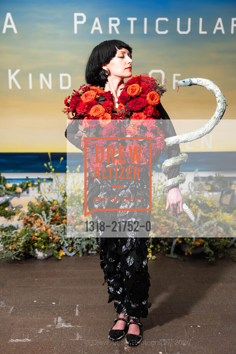 Katya Orlova, Bouquets to Art 40th Anniversary, de Young Museum. 50 Hagiwara Tea Garden Dr, SF, CA 94118 US, June 3rd, 2024, Photo #1318-21752-0 Katya Orlova, Photo #1318-21752-0