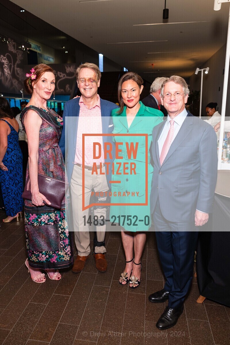 Danielle St.Germain, David Spencer, Mia Kimura, Thomas Campbell, Bouquets to Art 40th Anniversary, de Young Museum. 50 Hagiwara Tea Garden Dr, SF, CA 94118 US, June 3rd, 2024, Photo #1483-21752-0 Danielle St.Germain, David Spencer, Mia Kimura, Thomas Campbell, Photo #1483-21752-0