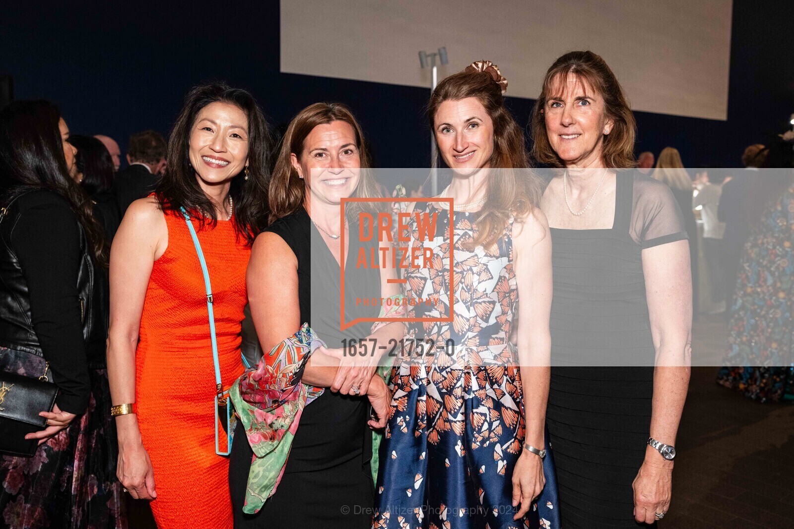 Mary Tan, Jodi Clark, Tanya Banford, Donna Mulkey, Bouquets to Art 40th Anniversary, de Young Museum. 50 Hagiwara Tea Garden Dr, SF, CA 94118 US, June 3rd, 2024, Photo #1657-21752-0 Mary Tan, Jodi Clark, Tanya Banford, Donna Mulkey, Photo #1657-21752-0