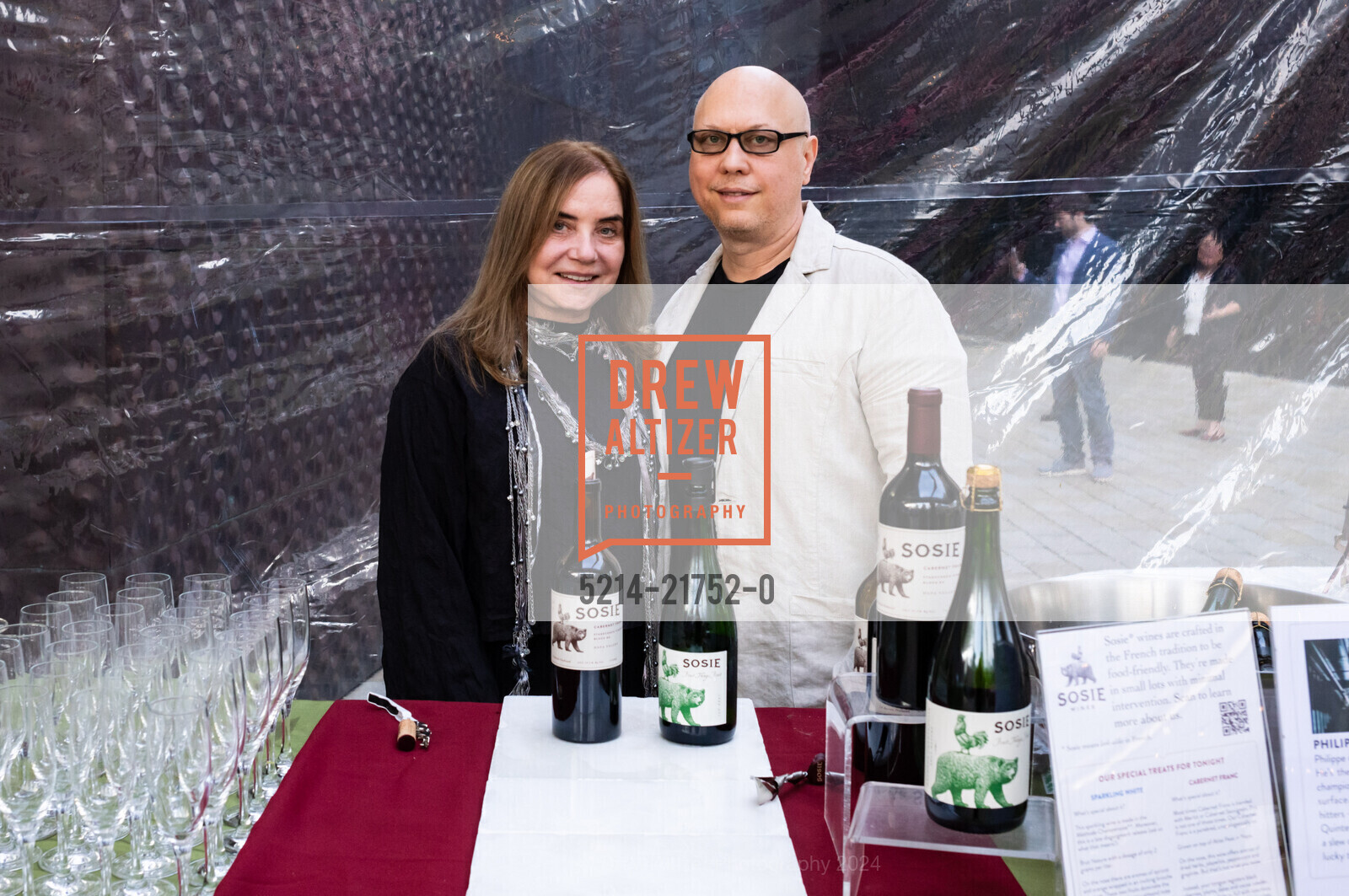 Regina Bustamante, Scott MacFiggen, Photo #5214-21752-0