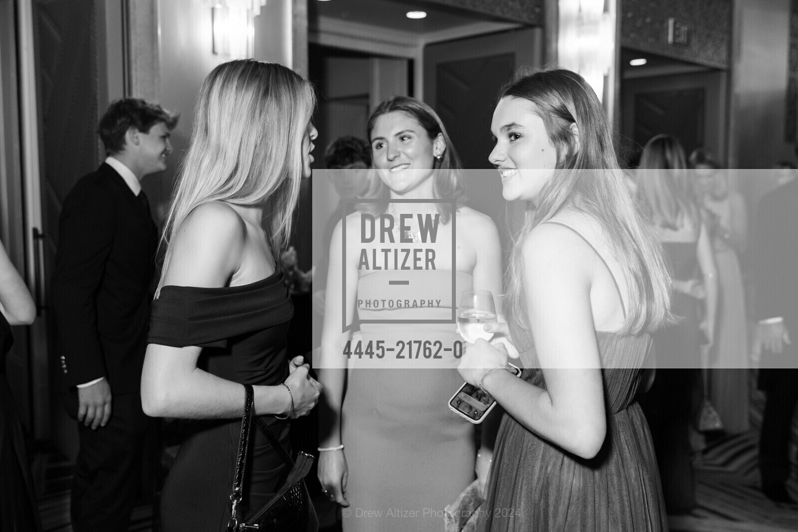 Anna Rende, Lexi Goodyear, Samantha Domm, CPMC Debutante Ball 2024, The Westin St. Francis San Francisco on Union Square. 335 Powell St, SF, CA 94102 US, June 15th, 2024, Photo #4445-21762-0 Anna Rende, Lexi Goodyear, Samantha Domm, Photo #4445-21762-0