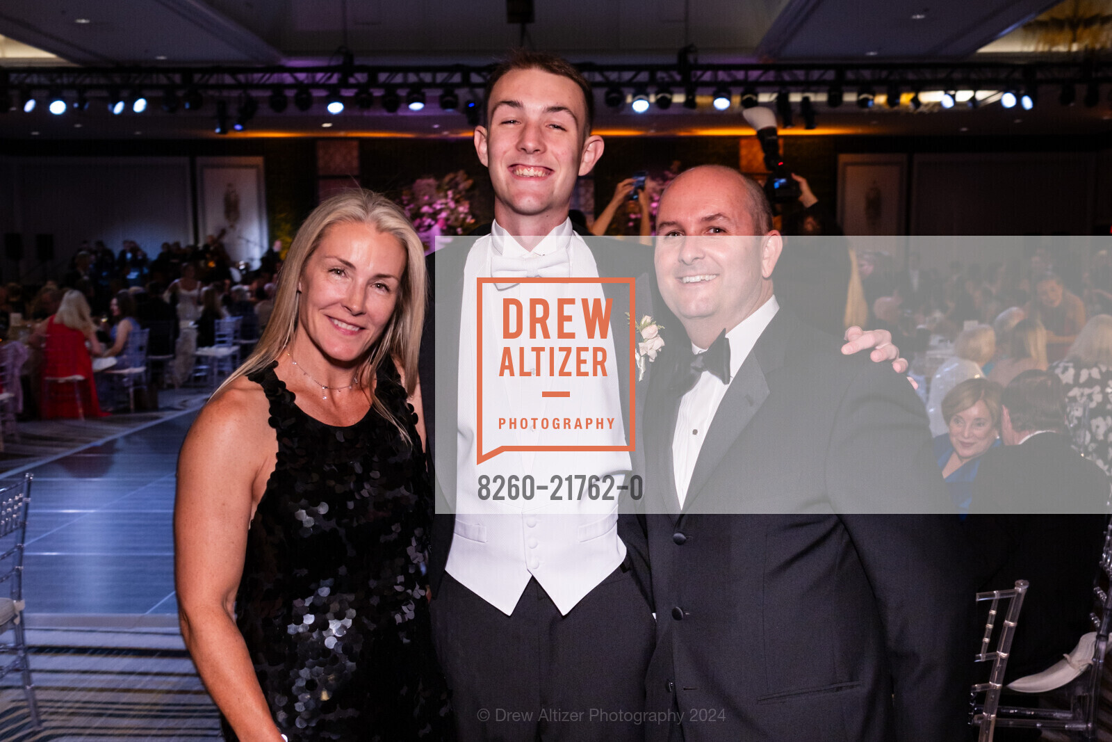 Barbara Blackman, Ben Blackman, Ryan Blackman, CPMC Debutante Ball 2024, The Westin St. Francis San Francisco on Union Square. 335 Powell St, SF, CA 94102 US, June 15th, 2024, Photo #8260-21762-0 Barbara Blackman, Ben Blackman, Ryan Blackman, Photo #8260-21762-0