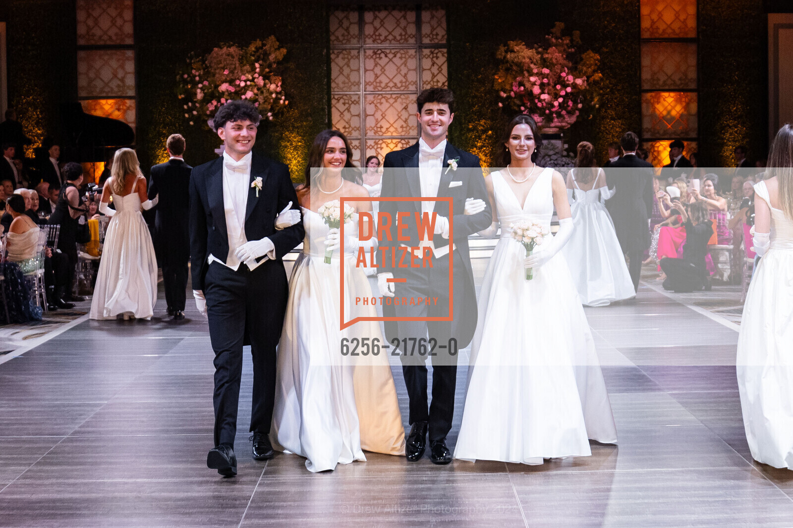 Finn Farrah, Logan Katherine Stern, Peter Andrew Robinson, Kendall Kathleen Reidy, CPMC Debutante Ball 2024, The Westin St. Francis San Francisco on Union Square. 335 Powell St, SF, CA 94102 US, June 15th, 2024, Photo #6256-21762-0 Finn Farrah, Logan Katherine Stern, Peter Andrew Robinson, Kendall Kathleen Reidy, Photo #6256-21762-0