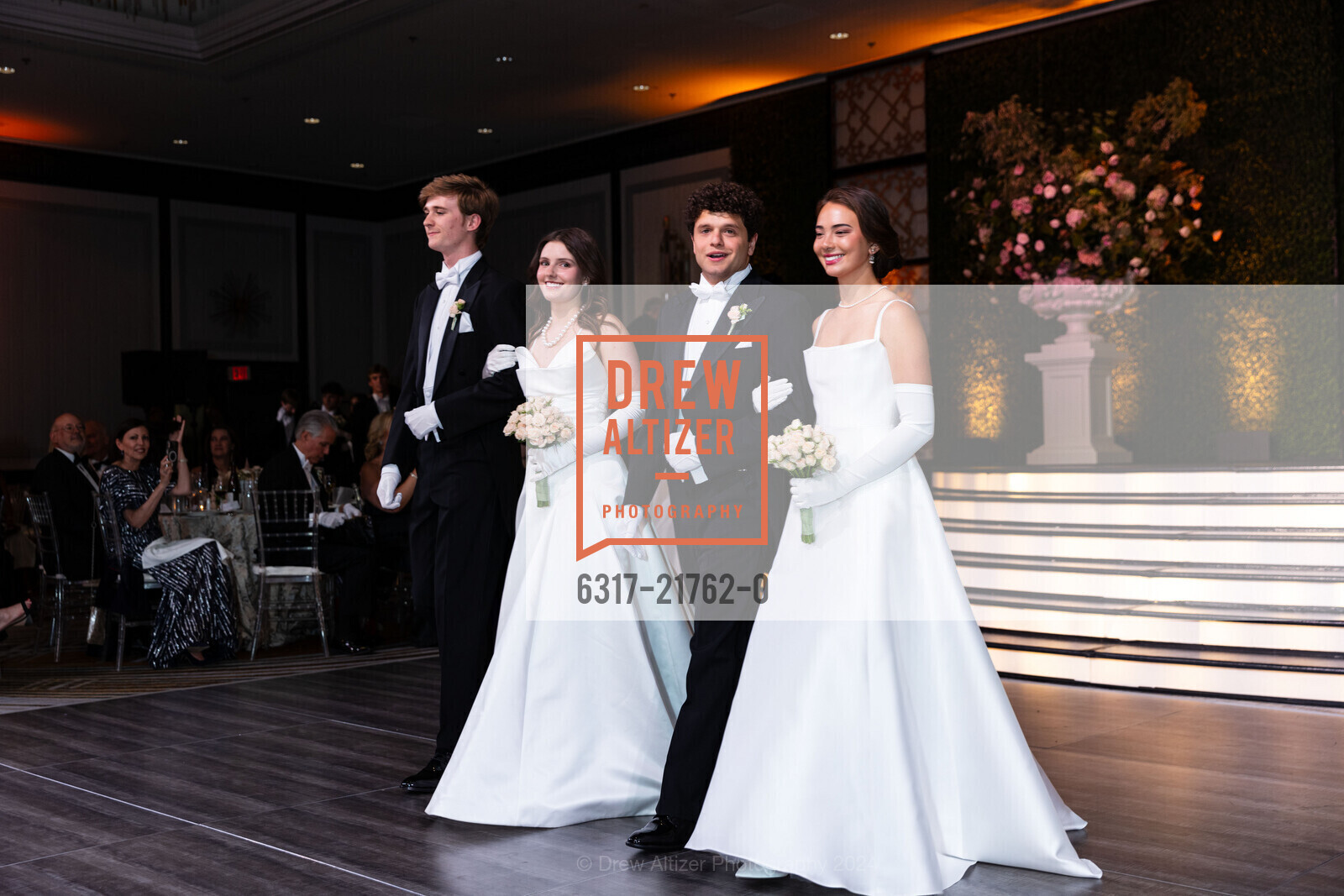 Parker Wilkinson, Summer Jean Douglas, Nicholas Dilullo, Sandy McCandless, CPMC Debutante Ball 2024, The Westin St. Francis San Francisco on Union Square. 335 Powell St, SF, CA 94102 US, June 15th, 2024, Photo #6317-21762-0 Parker Wilkinson, Summer Jean Douglas, Nicholas Dilullo, Sandy McCandless, Photo #6317-21762-0