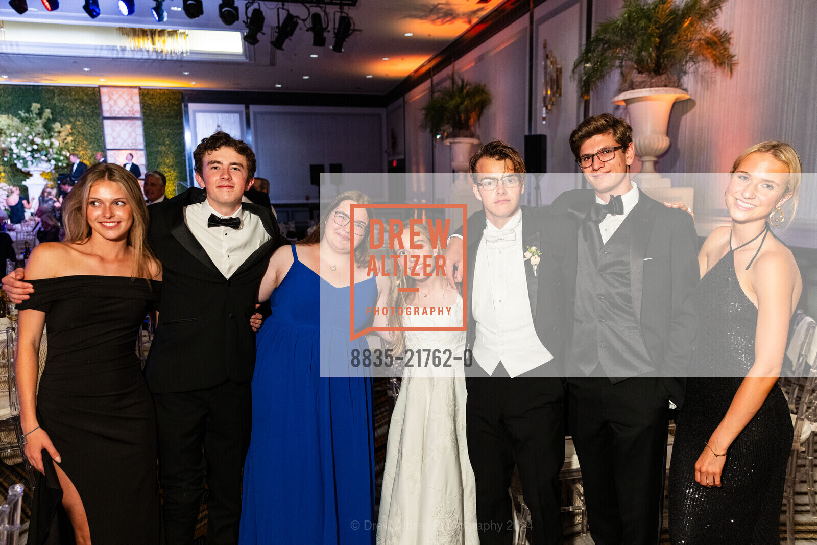 Anna Rende, Marshall Snyder, Cecily Wolcott Brettkelly, Benjamin Jones, Andrew James, CPMC Debutante Ball 2024, The Westin St. Francis San Francisco on Union Square. 335 Powell St, SF, CA 94102 US, June 15th, 2024, Photo #8835-21762-0 Anna Rende, Marshall Snyder, Cecily Wolcott Brettkelly, Benjamin Jones, Andrew James, Photo #8835-21762-0