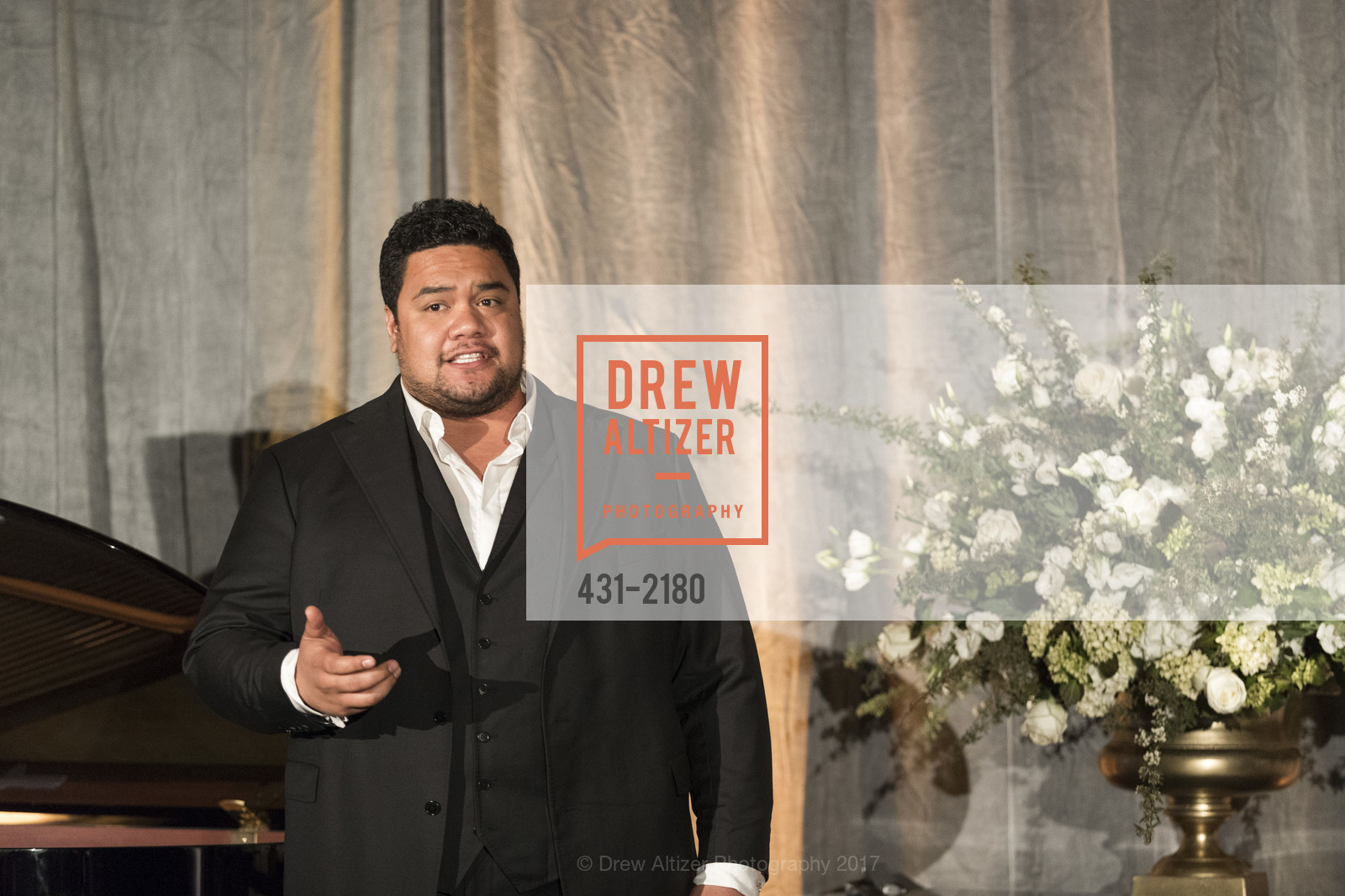 Performance, San Francisco Opera - President's Dinner 2017, St. Regis, Gallery Ballroom. 125 Third St. SF, California, May 10th, 2017, Photo #431-2180 Performance, Photo #431-2180