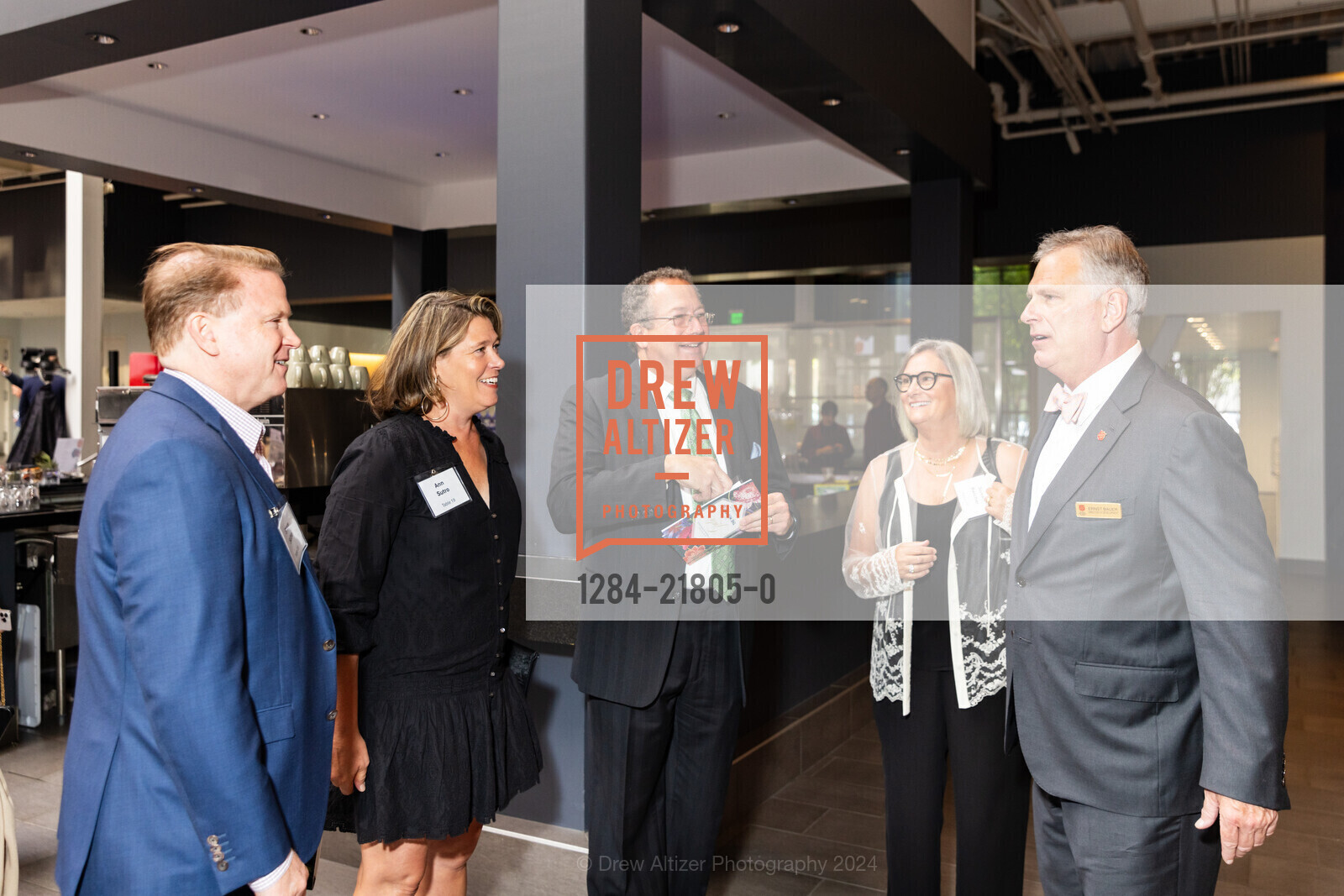 Steve Sutro, Ann Sutro, Susan Reicher, Seth Reicher, Ernst Bauer, Salvation Army Flower Power Gala 2024, San Francisco Design Center. 101 Henry Adams St, August 3rd, 2024, Photo #1284-21805-0 Steve Sutro, Ann Sutro, Susan Reicher, Seth Reicher, Ernst Bauer, Photo #1284-21805-0