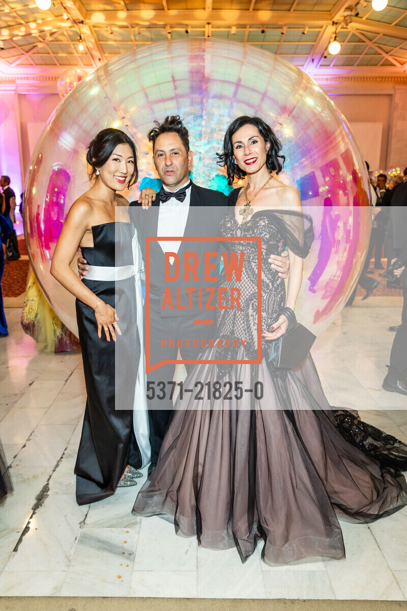 Stephanie Chung, Mauro Aprile Zanetti, Eva Zanetti, San Francisco Opera's Masked Ball 2024, San Francisco Opera. 301 Van Ness Ave, Photo #5371-21825-0 Stephanie Chung, Mauro Aprile Zanetti, Eva Zanetti, Photo #5371-21825-0
