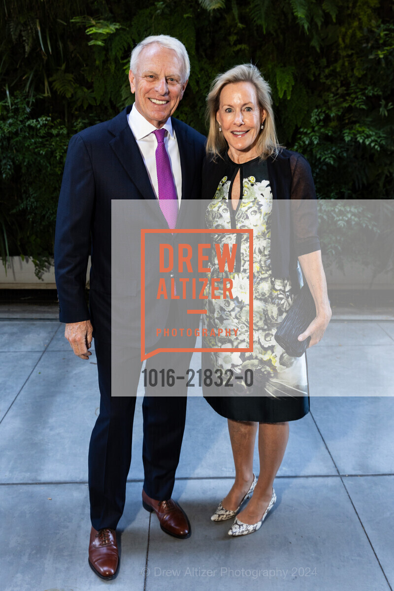 Robert Blanding, Gay-Lynn Blanding, SF MOMA’s 2024 Director's Dinner with Sarah Sze, SF MOMA. Third and New Montgomery Street, September 11th, 2024, Photo #1016-21832-0 Robert Blanding, Gay-Lynn Blanding, Photo #1016-21832-0