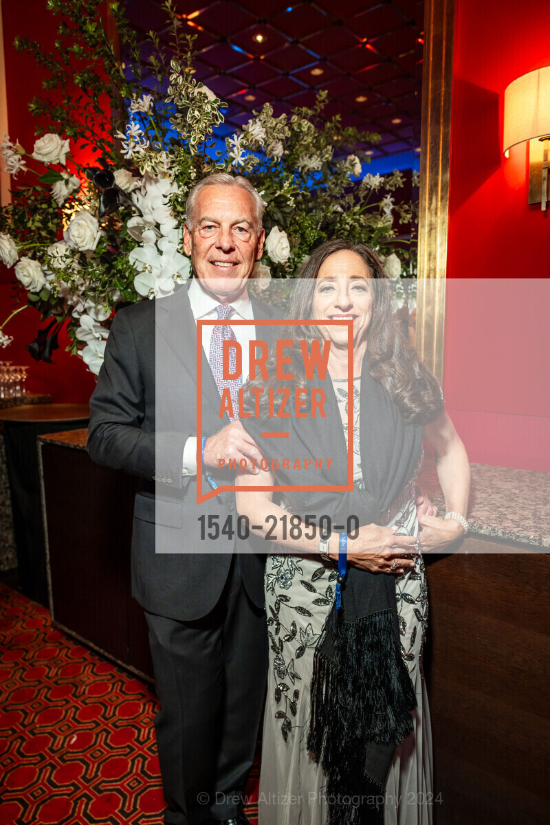 David Moser, Barbara Moser, San Francisco Symphony's 2024 Gala and Concert, Davies Symphony Hall and Zellerbach Rehearsal Hall. 270 Hayes Street, September 25th, 2024, Photo #1540-21850-0 David Moser, Barbara Moser, Photo #1540-21850-0