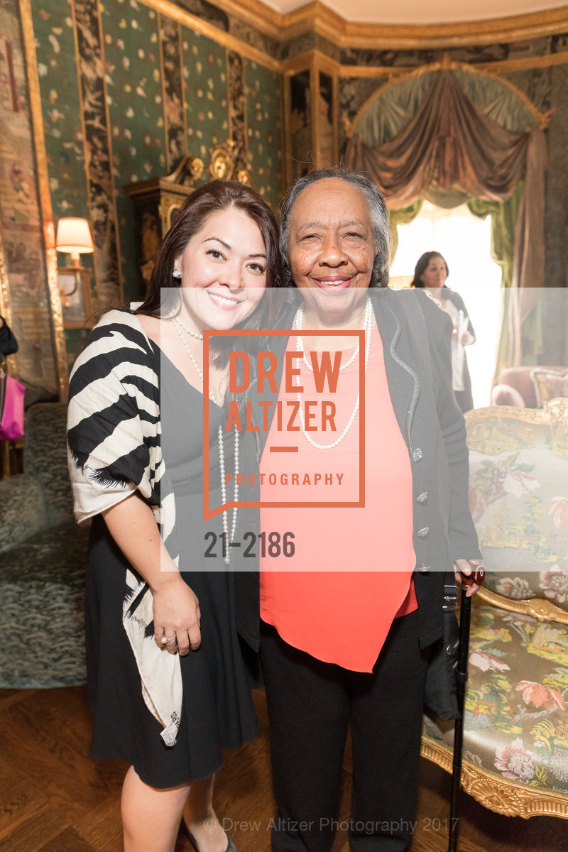 Kindra Scharich, Sylvia Lindsay, Gordon and Ann Getty Host Opera Parallele with Composer Philip Glass, Private Residence, May 11th, 2017, Photo #21-2186 Kindra Scharich, Sylvia Lindsay, Photo #21-2186