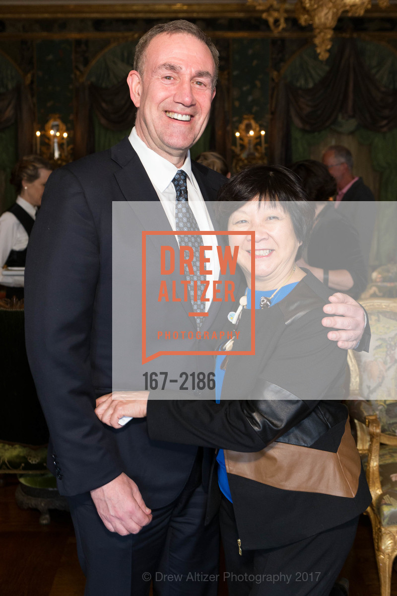 Gerry Roth, Debbie Chinn, Gordon and Ann Getty Host Opera Parallele with Composer Philip Glass, Private Residence, May 11th, 2017, Photo #167-2186 Gerry Roth, Debbie Chinn, Photo #167-2186