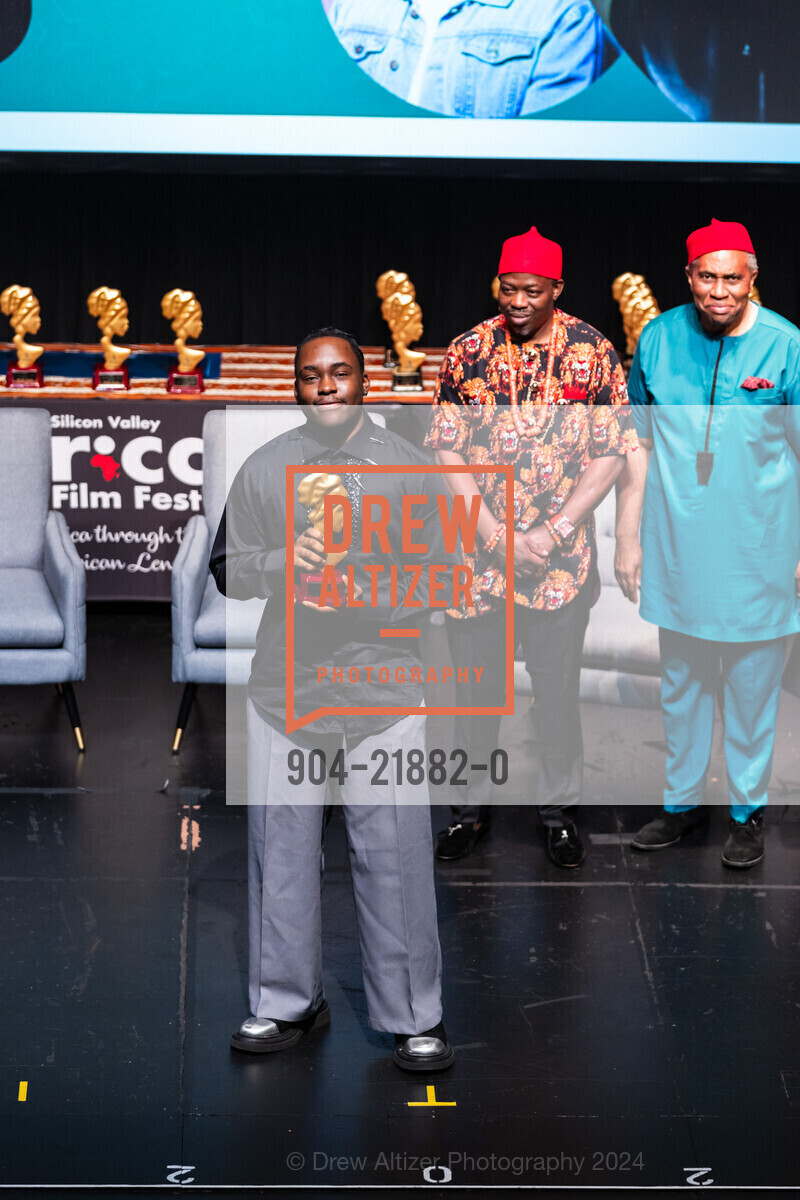 Ozie Nzeribe, Photo #904-21882-0