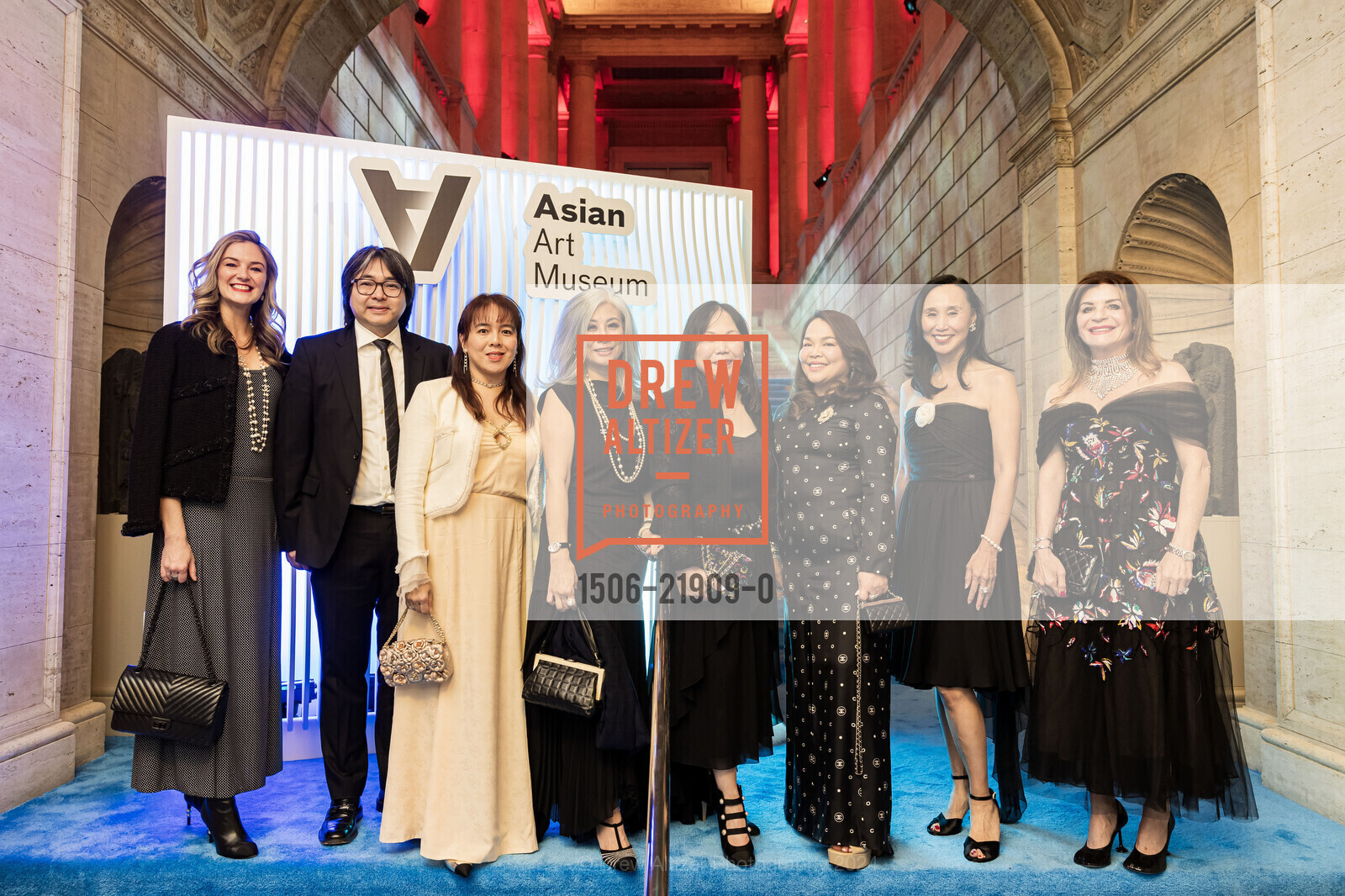Angelique Meckley, Aaron Au, Angela Fung, Amy Wong, Cindy Wong, Lalita Souksamlane, Carolyn Chang, Farah Makras, Asian Art Museum's 2024 Gala: HALLYU!, Asian Art Museum. 200 Larkin Street, October 24th, 2024, Photo #1506-21909-0 Angelique Meckley, Aaron Au, Angela Fung, Amy Wong, Cindy Wong, Lalita Souksamlane, Carolyn Chang, Farah Makras, Photo #1506-21909-0