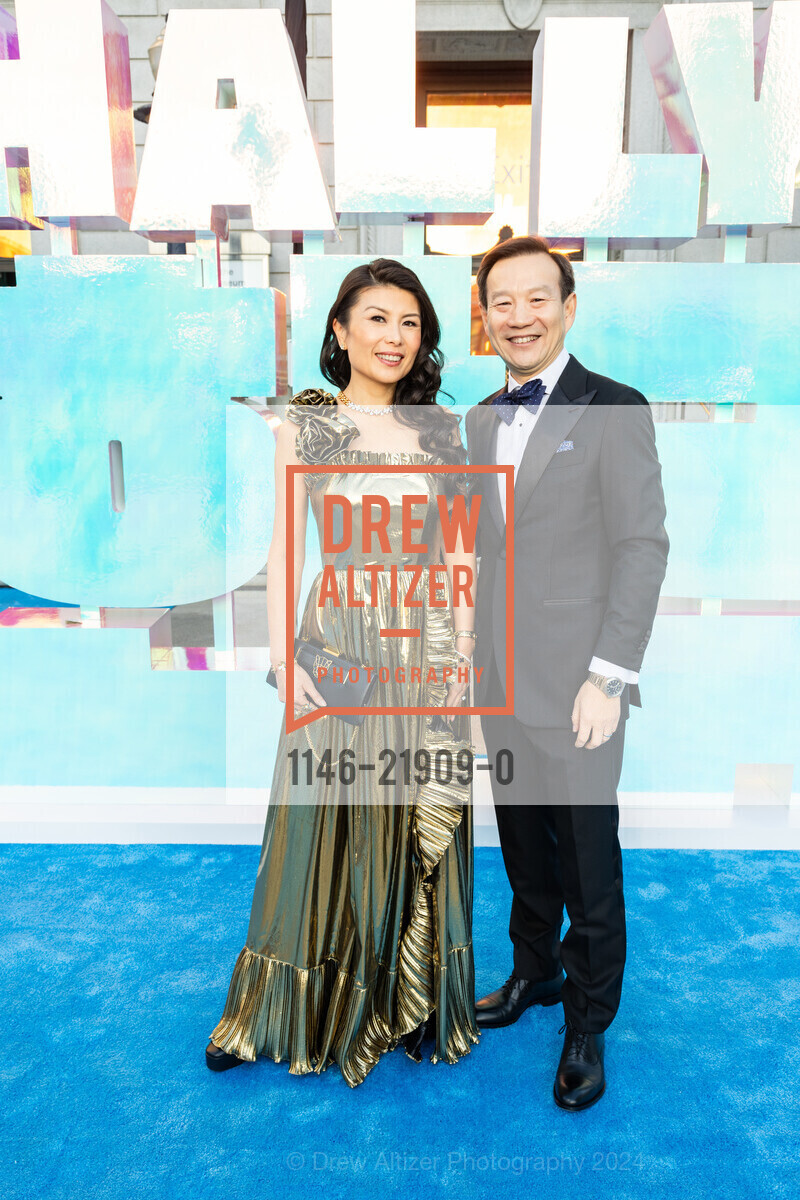 Sally Yu, Jeff Shen, Asian Art Museum's 2024 Gala: HALLYU!, Asian Art Museum. 200 Larkin Street, October 24th, 2024, Photo #1146-21909-0 Sally Yu, Jeff Shen, Photo #1146-21909-0
