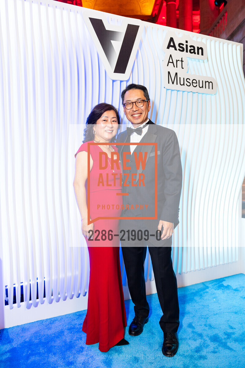 June Lee, David Kim, Asian Art Museum's 2024 Gala: HALLYU!, Asian Art Museum. 200 Larkin Street, Photo #2286-21909-0 June Lee, David Kim, Photo #2286-21909-0