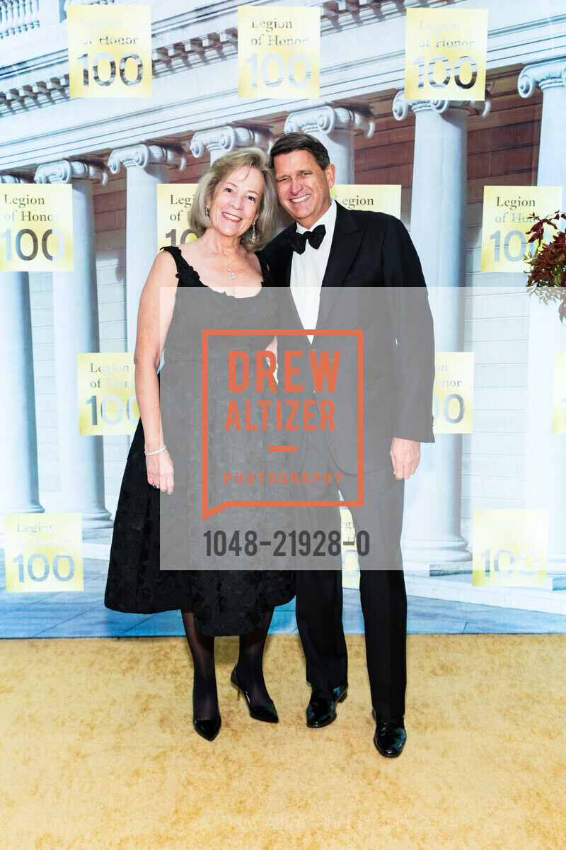 Lynn Poole, Edward Poole, Legion of Honor Centennial Black-Tie Dinner, Legion of Honor. 100 34th Ave, November 7th, 2024, Photo #1048-21928-0 Lynn Poole, Edward Poole, Photo #1048-21928-0