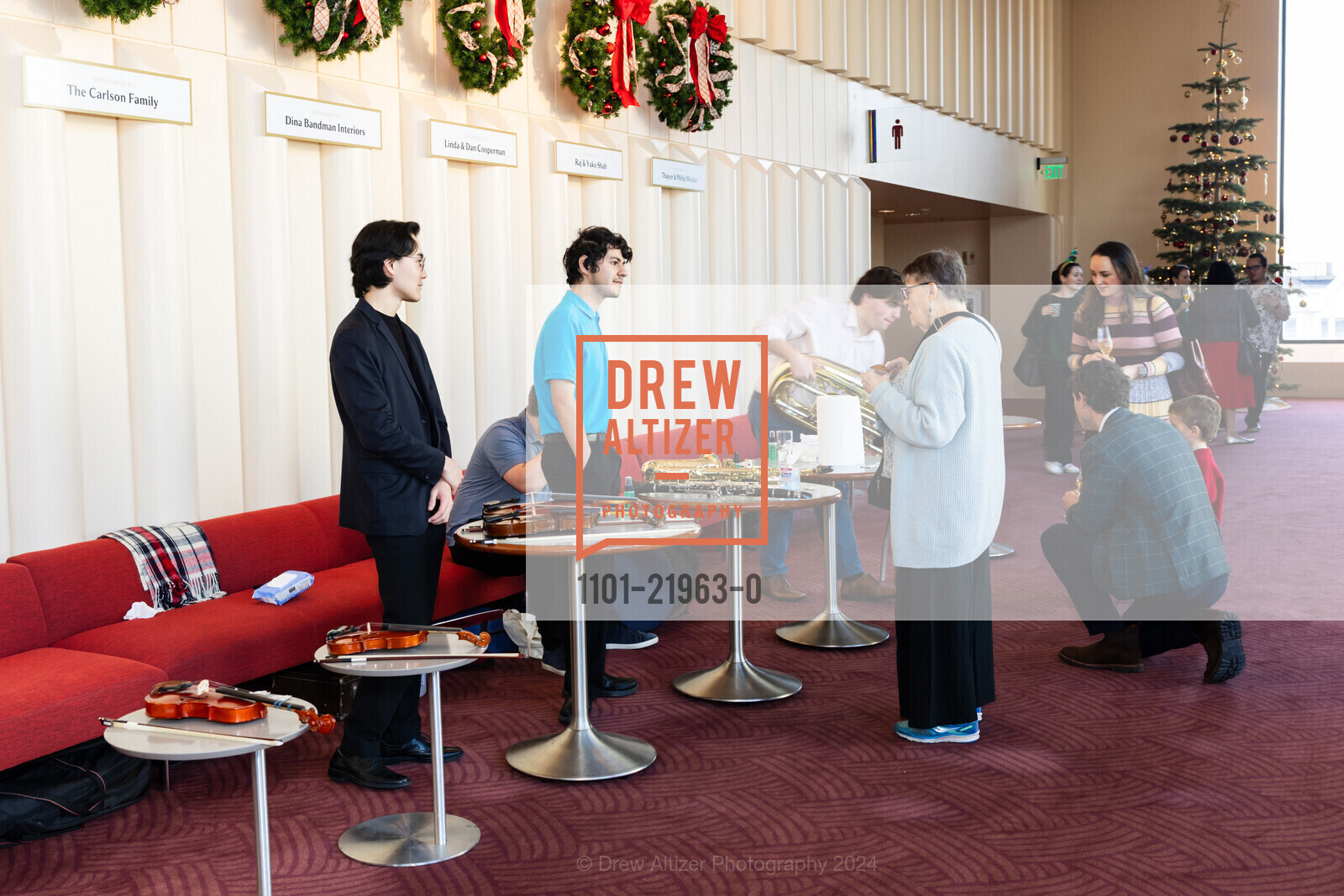 Atmosphere, DECK THE HALL with The San Francisco Symphony, Davies Symphony Hall. 201 Van Ness Avenue, December 8th, 2024, Photo #1101-21963-0 Atmosphere, Photo #1101-21963-0