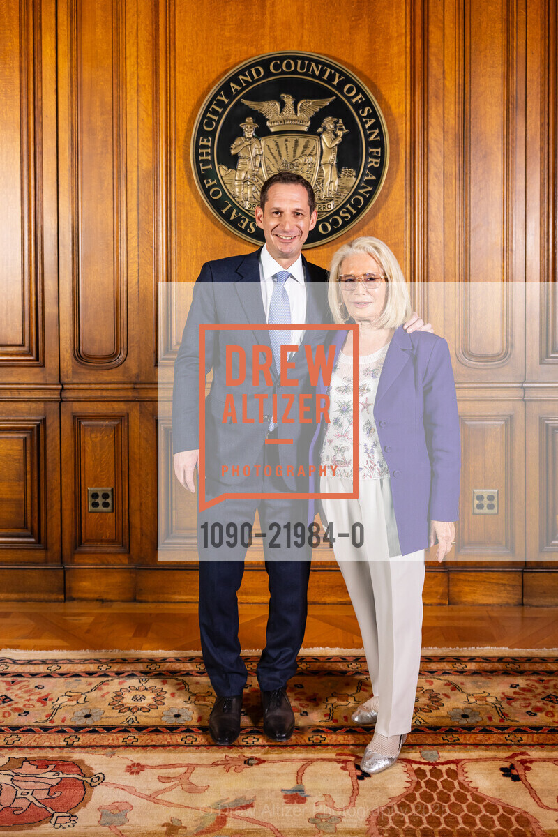Daniel Lurie, Mimi Haas, Photo Line for Daniel Lurie's SF Mayoral Inauguration, San Francisco City Hall, The Mayor's Office. One Dr Carlton B Goodlett Place, January 8th, 2025, Photo #1090-21984-0 Daniel Lurie, Mimi Haas, Photo #1090-21984-0