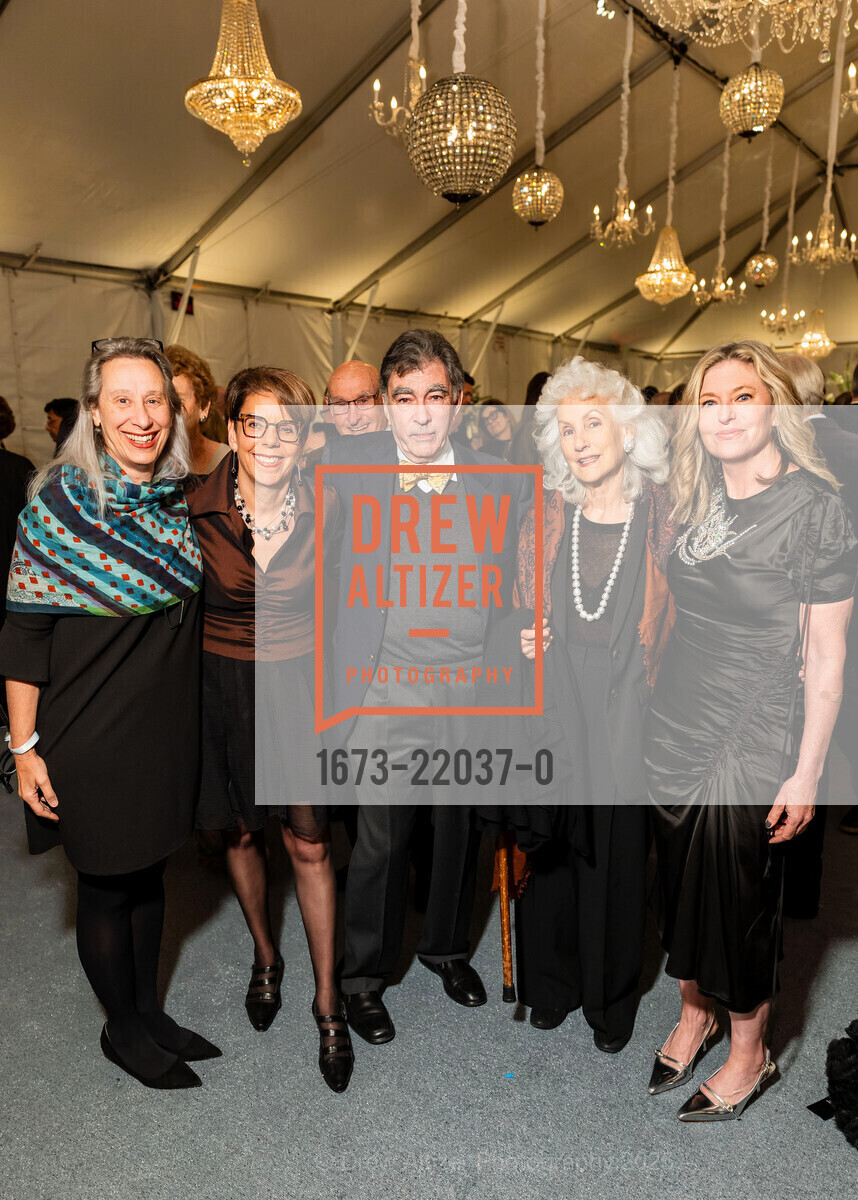 Connie Wolf, Lynne Heinrich, Lance Nagel, Dalia Nagel, Kirsten Wolfe, Cal Performances Annual Gala 2025, 101 Zellerbach Hall. Spc 4800, March 7th, 2025, Photo #1673-22037-0 Connie Wolf, Lynne Heinrich, Lance Nagel, Dalia Nagel, Kirsten Wolfe, Photo #1673-22037-0