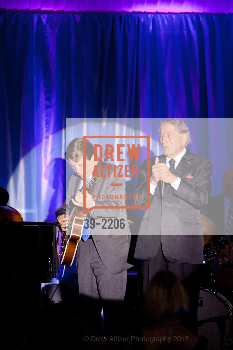 Tony Bennett, Photo #39-2206