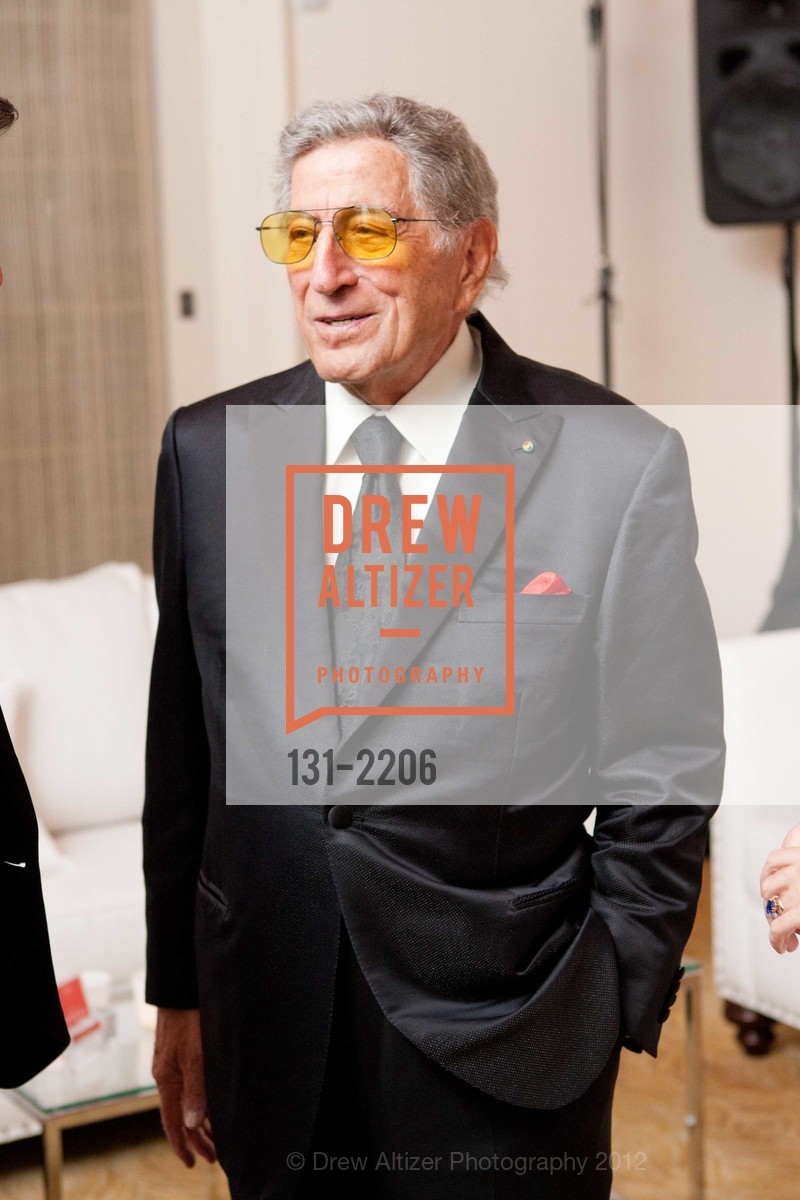 Tony Bennett, Photo #131-2206