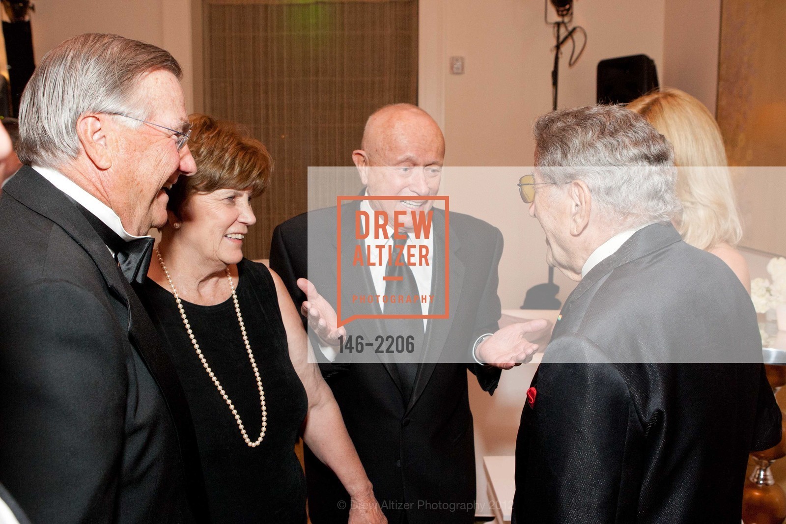John Elliott, Joan Sullivan, Jack Sullivan, Tony Bennett, Part the Cloud 2012, San Francisco. San Francisco, July 21st, 2023, Photo #146-2206 John Elliott, Joan Sullivan, Jack Sullivan, Tony Bennett, Photo #146-2206