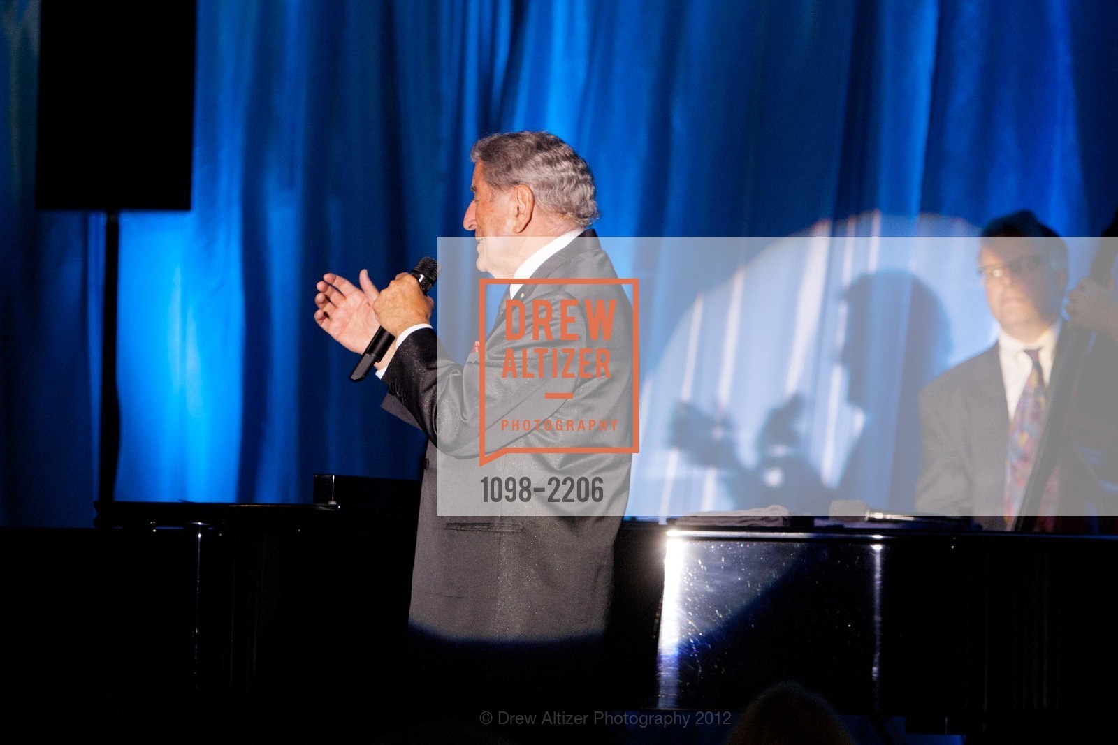 Tony Bennett, Photo #1098-2206