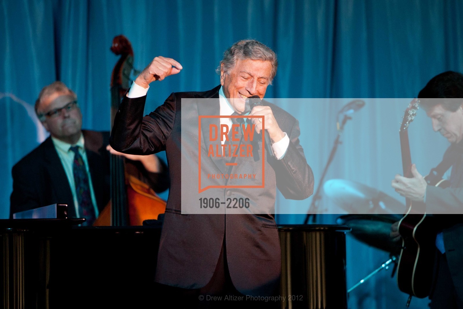 Tony Bennett, Photo #1906-2206