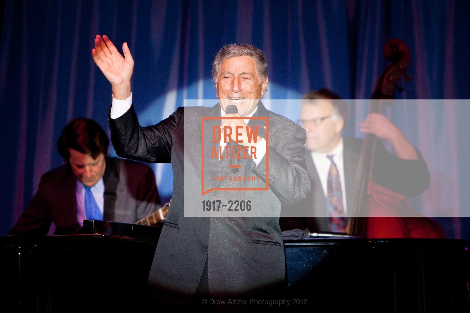 Tony Bennett, Photo #1917-2206