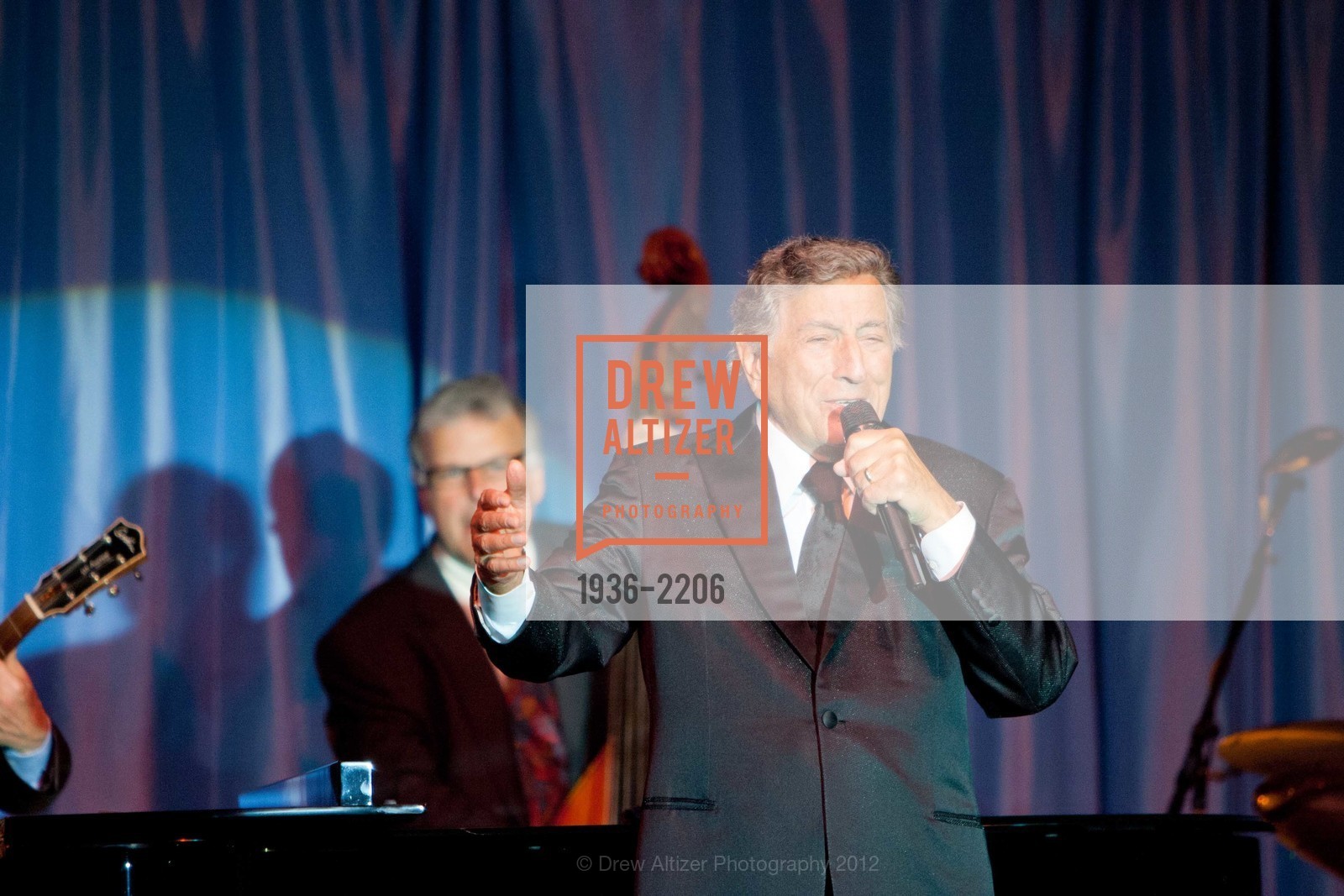 Tony Bennett, Photo #1936-2206