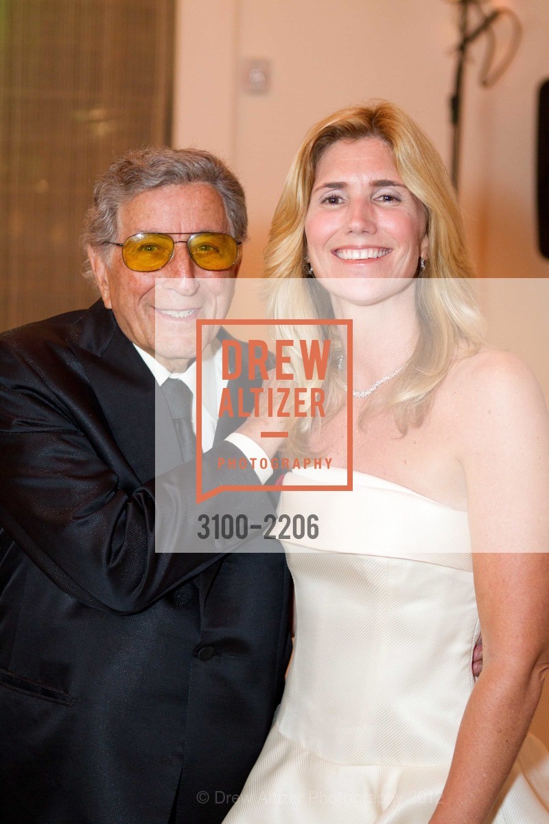 Tony Bennett, Susan Benedetto, Part the Cloud 2012, San Francisco. San Francisco, July 21st, 2023, Photo #3100-2206 Tony Bennett, Susan Benedetto, Photo #3100-2206