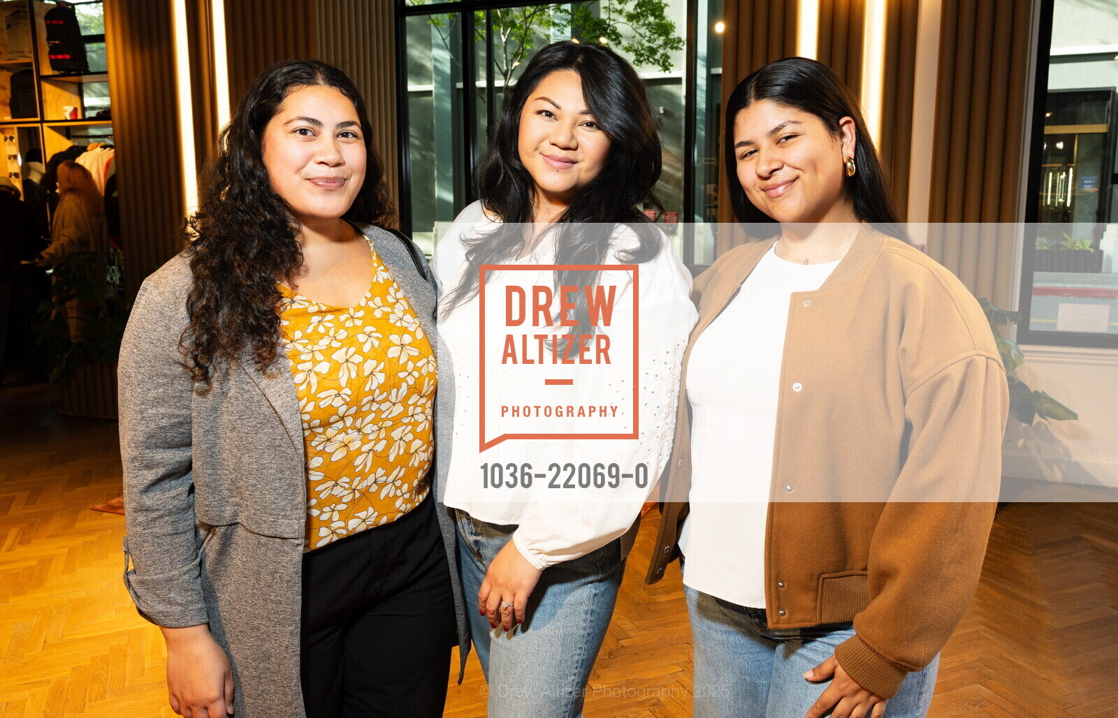 Jocelyn Urbicollun, Miracle Gumabo, Lizeth Vera, Photo #1036-22069-0