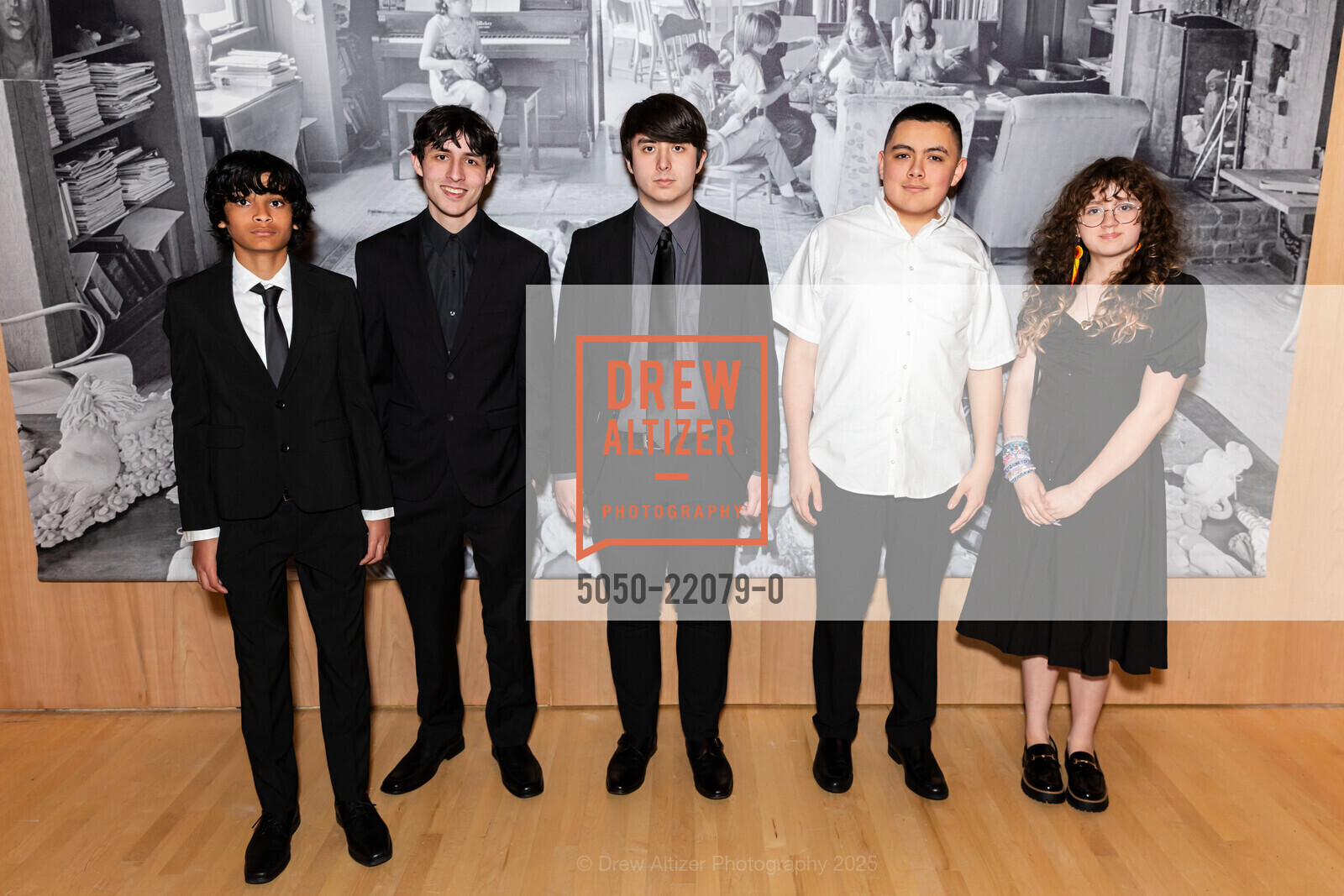 Ty Lanier, Cameron Lanier, Avery Lanier, Izzy Soriano, Lucia Soriano, SFMOMA's RUTH ASAWA: RETROSPECTIVE Exhibit Opening, SFMOMA, SFMOMA. 151 3rd Street, April 2nd, 2025, Photo #5050-22079-0 Ty Lanier, Cameron Lanier, Avery Lanier, Izzy Soriano, Lucia Soriano, Photo #5050-22079-0